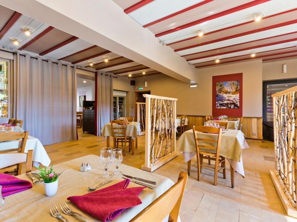 Hotel La Clairiere Chambon-sur-Dolore Екстериор снимка