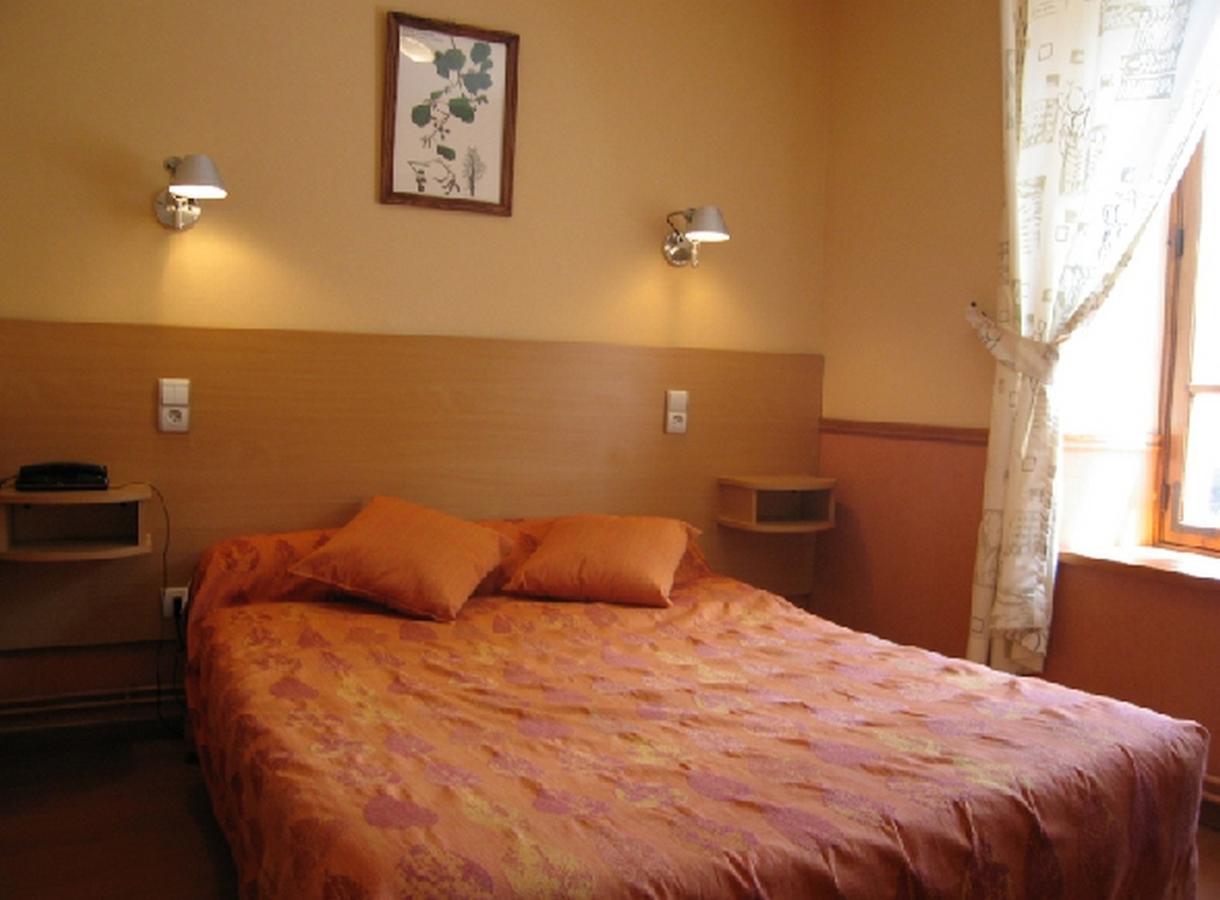 Hotel La Clairiere Chambon-sur-Dolore Стая снимка