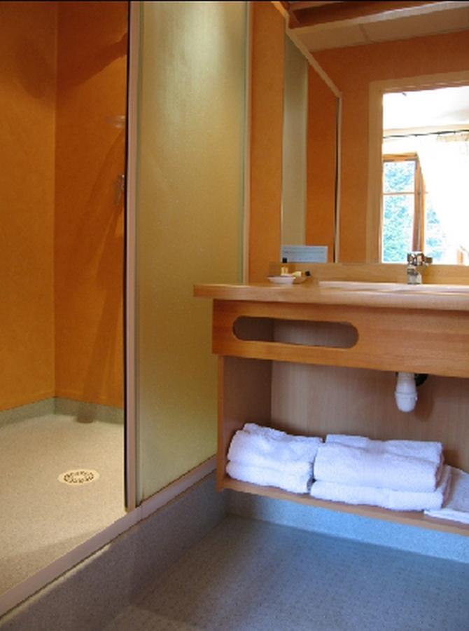 Hotel La Clairiere Chambon-sur-Dolore Стая снимка